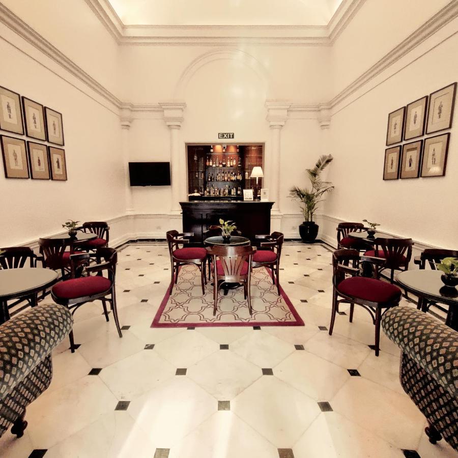 Maidens Hotel New Delhi Exterior foto The Drawing Room