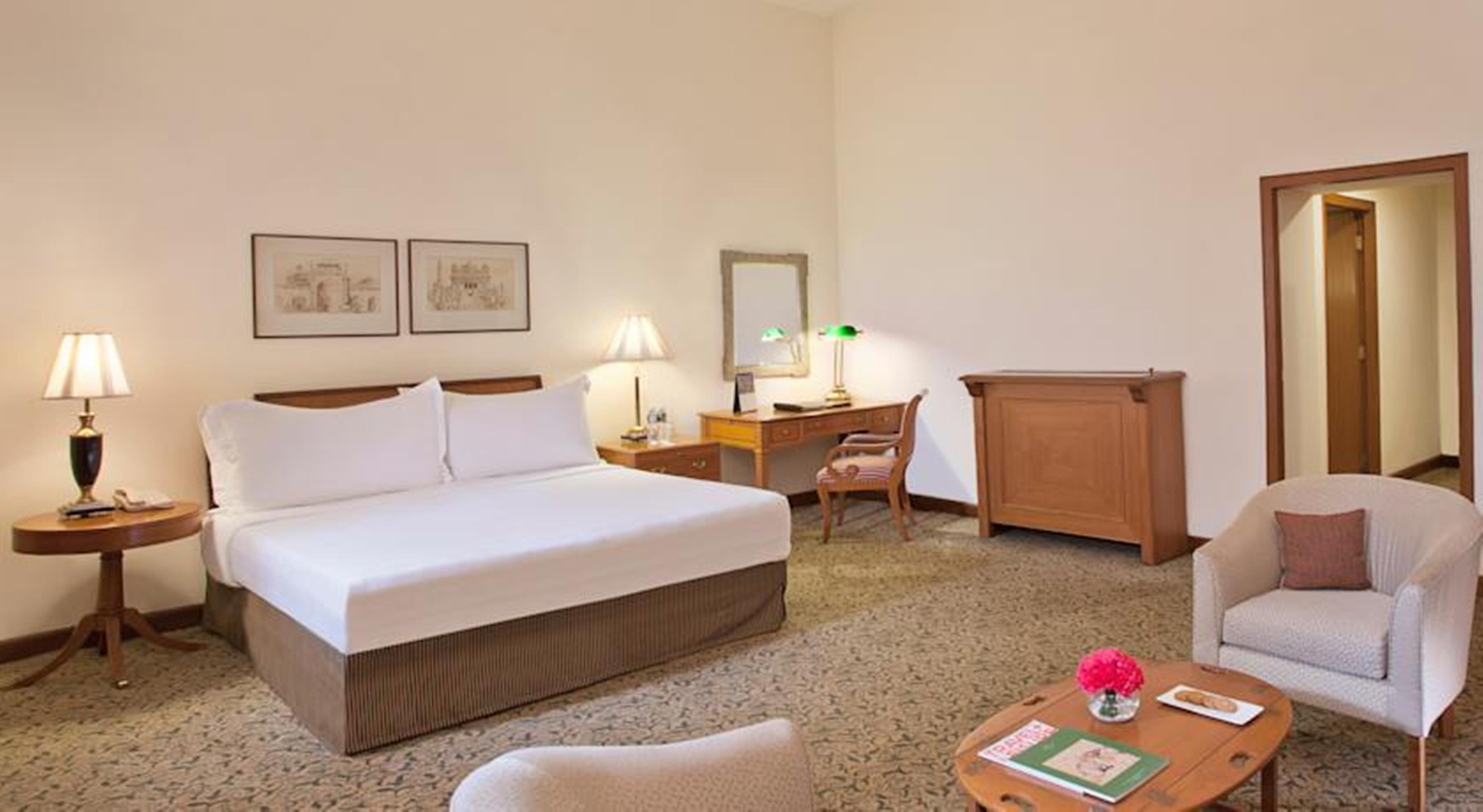 Maidens Hotel New Delhi Exterior foto A room at the hotel