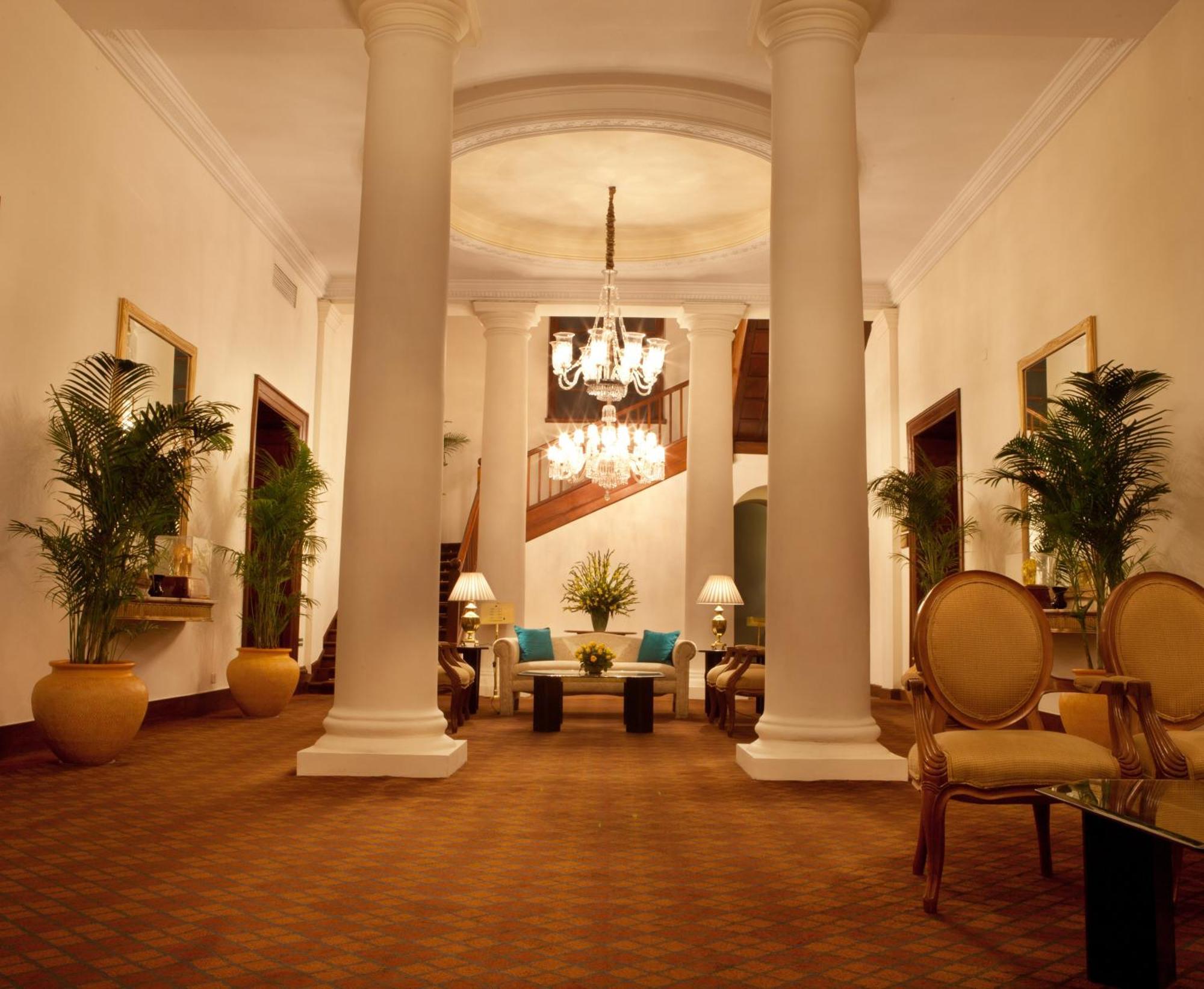 Maidens Hotel New Delhi Exterior foto Interior of the hotel