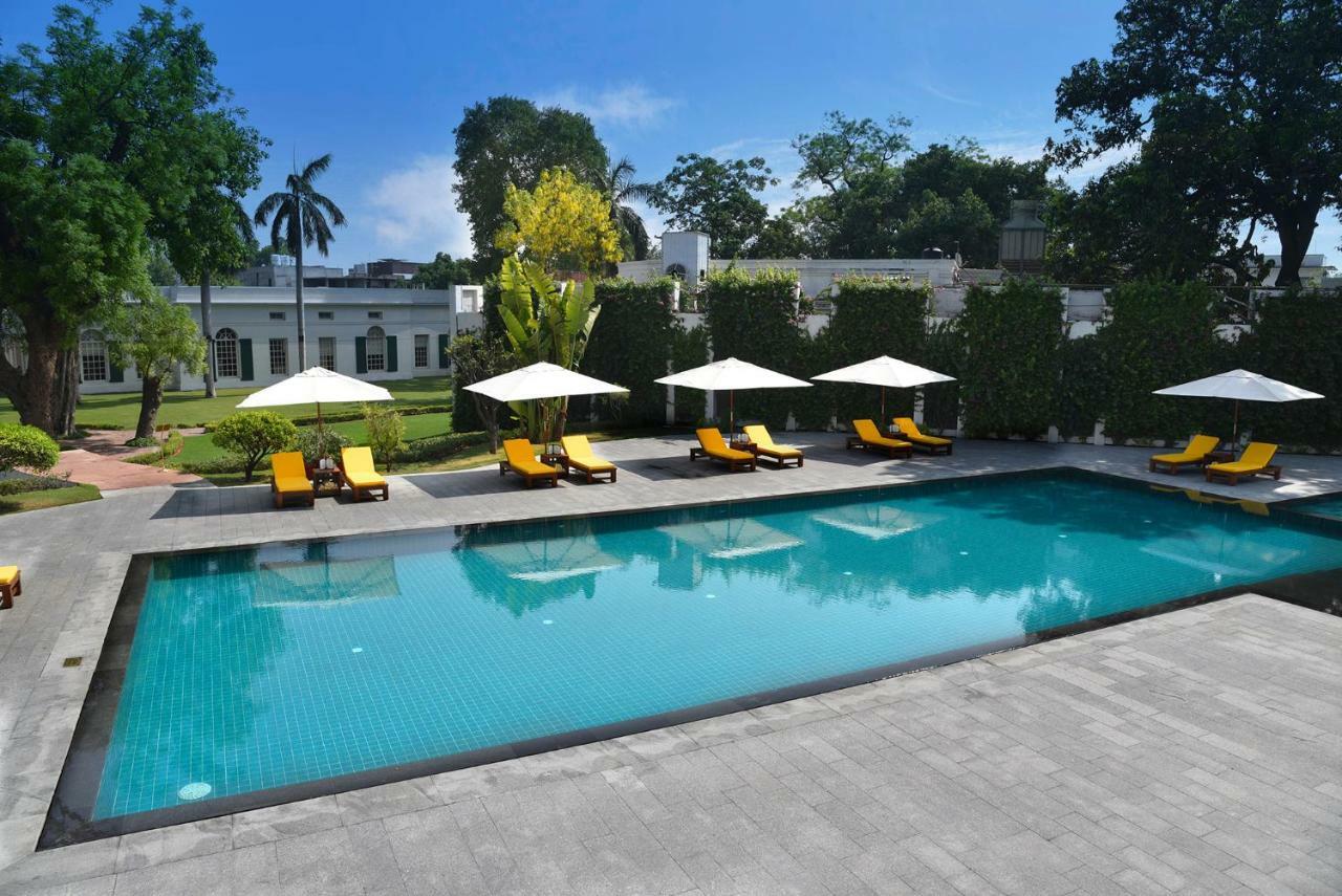 Maidens Hotel New Delhi Exterior foto Swimming pool at the Taj Mahal Palace
